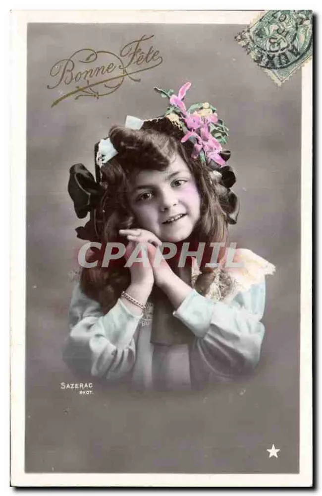 Mädchen in hellen Kleidern — Blumenschmuck und rosa Kaninchen — Sazerac Phot. - Vorderseite