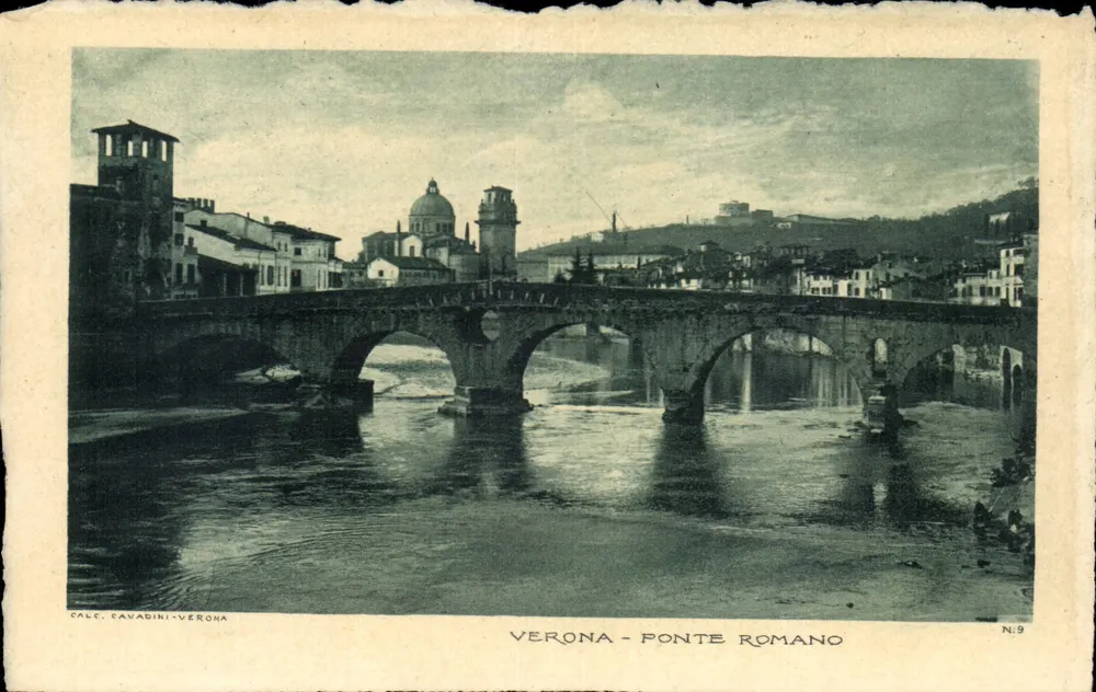 Verona - Römischer Brücke — Ansicht der römischen Brücke über den Fluss Adige — Verlag Calc. Cavadini, Nr. 9 - Vorderseite