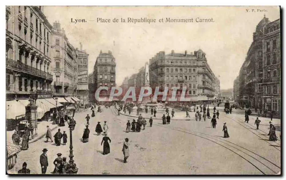 Lyon — Praça da República e Monumento Carnot — V. P. Paris - Frente