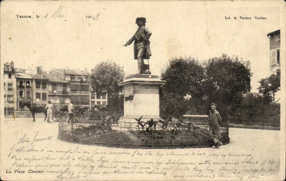 Verdun — A Praça Cheyert com estátua — Lib. R. Vacher, Verdun - Frente