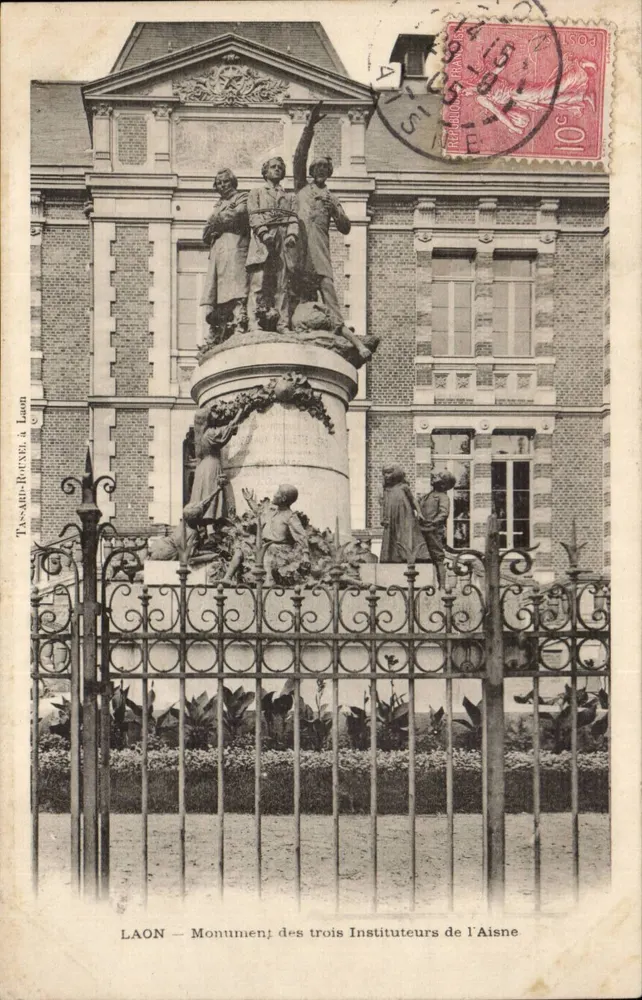 Laon — Monument dos Três Instituidores do Aisne — editor Ta-Ard-Rouzel em Laon, número de série não visível - Frente