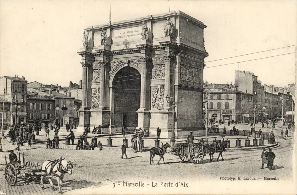 Marselha — A Porta de Aix — Fototip. E. Lacour — Marselha - Frente