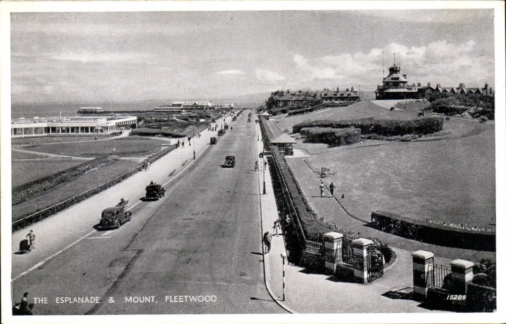 L'Esplanade & Mount, Fleetwood — Panoramaview — J. Salmon Ltd. Nr. 15289 - Vorderseite