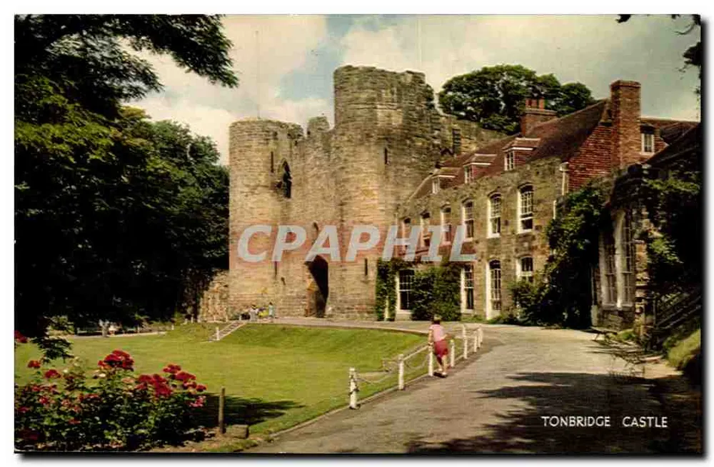 Tonbridge Castle — vue du château avec jardin et tours — éditeur Salmon Ltd. n° série I-64-01-01 - Recto