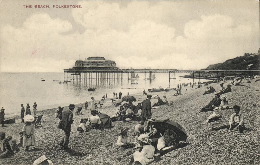Der Strand, Folkestone — Ansicht vom Steg — Verlag Falden & Hugbon - Vorderseite