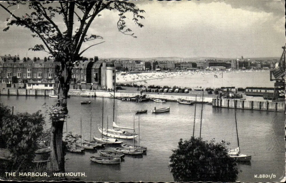 Der Hafen von Weymouth — Panoramablick — Silverresque Postcard Sons Ltd, n° K.8801/D - Vorderseite