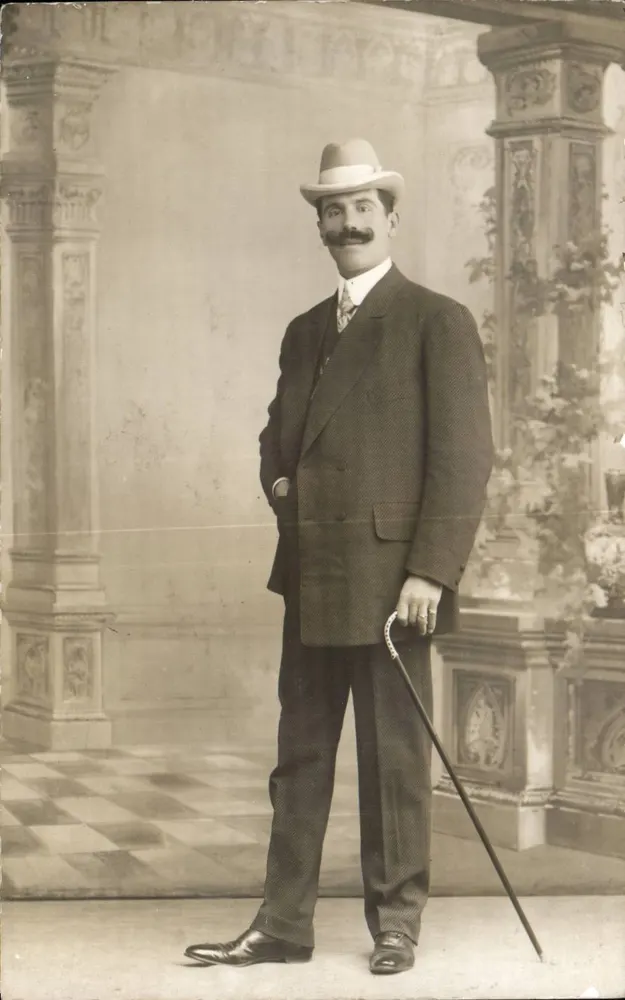 Porträt eines Mannes mit Schnurrbart — Studio — Compagnie Franco-Belge, Marseille - Vorderseite