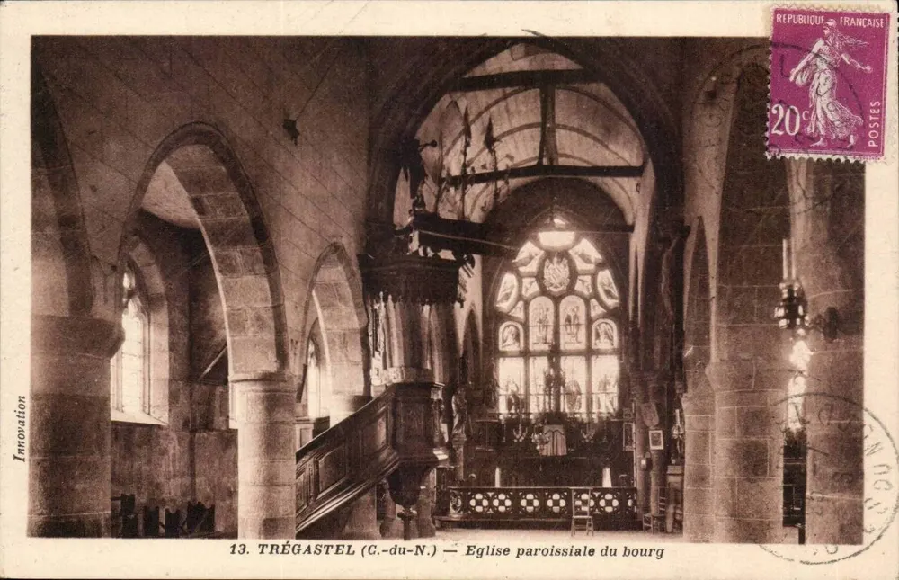 Trégastel (C.-du-N.) — Pfarrkirche des Dorfes - Vorderseite