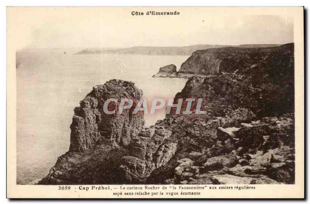 Cap Fréhel — Der merkwürdige Felsen "la Fauconnière" mit regelmäßigen Grundlagen — Laurent, Nell, Rennes - Vorderseite
