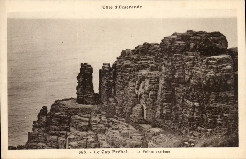 Costa de Esmeralda — O Cabo Fréhel — A Ponta Extrema — Laurent-Né-Dennes, n°888 - Frente