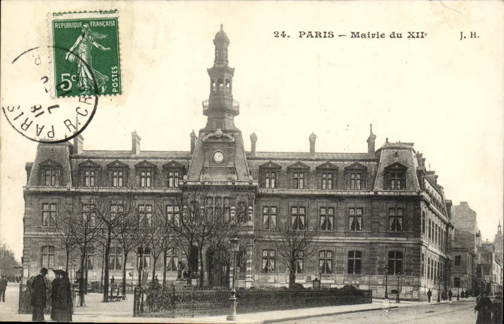 Parijs — Mairie van het XII — J. H. - Voorkant
