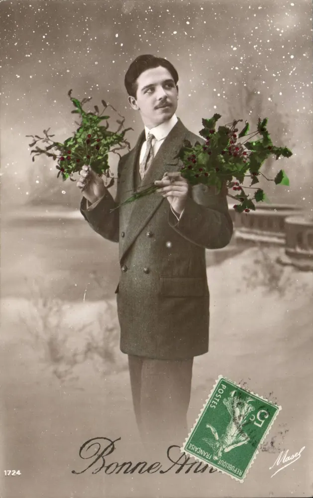 Junge Mann im Kostüm mit Ebereschenzweigen — Frohe Weihnachten — Masel, n° 1724 - Vorderseite