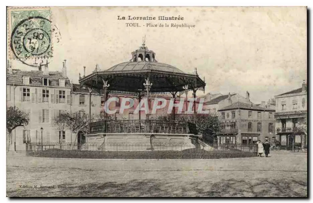 TOUL. - Praça da República — editor M. Bernard, Toul - Frente