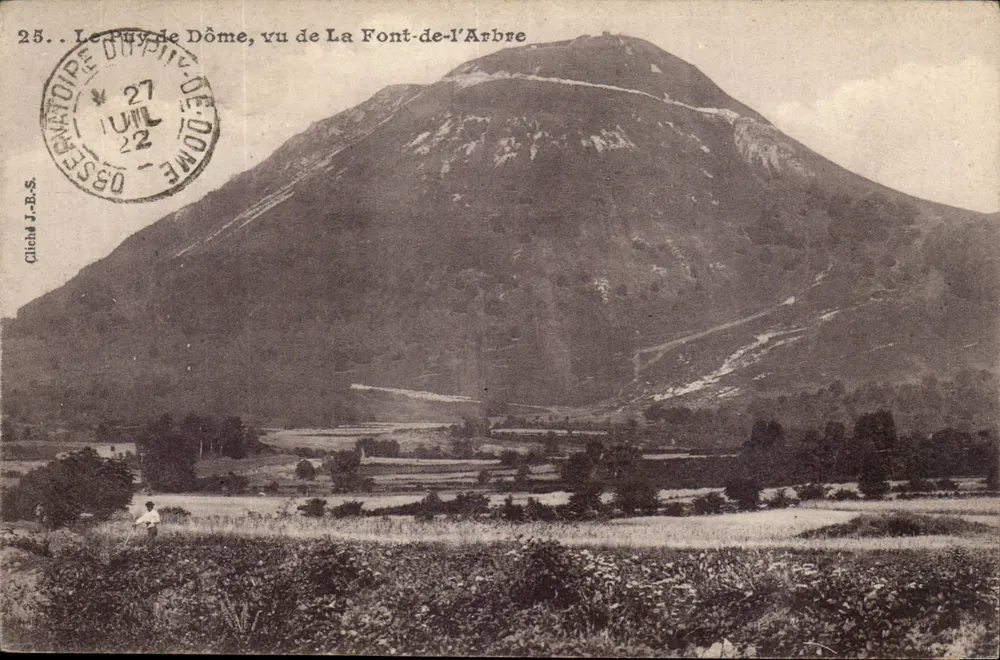 O Puy de Dôme, visto de La Font-de-l'Arbre — Observatório do Observatório de Dôme, n°25 - Frente