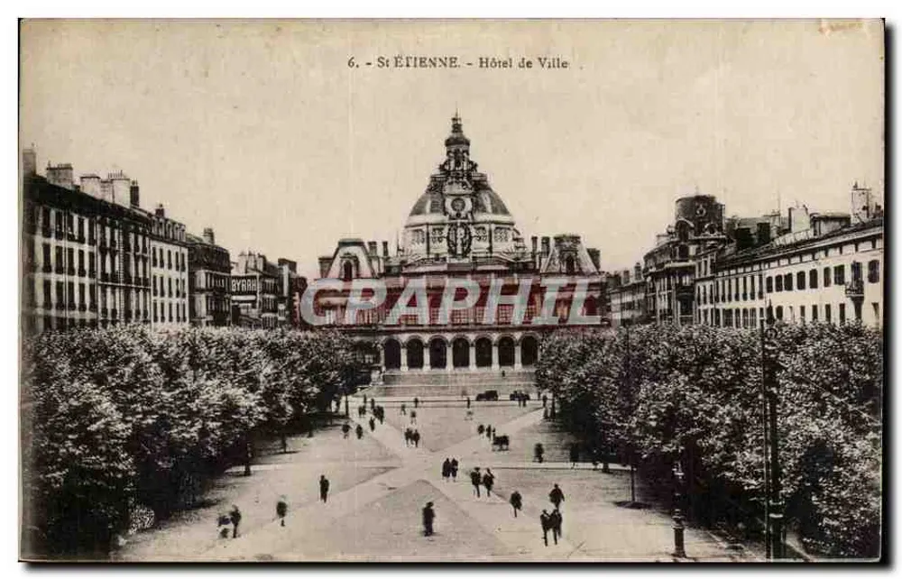 St-Étienne - Hôtel de Ville — Uitzicht op de plein met bomen en voetgangers — Uitgever BYGAR - Voorkant