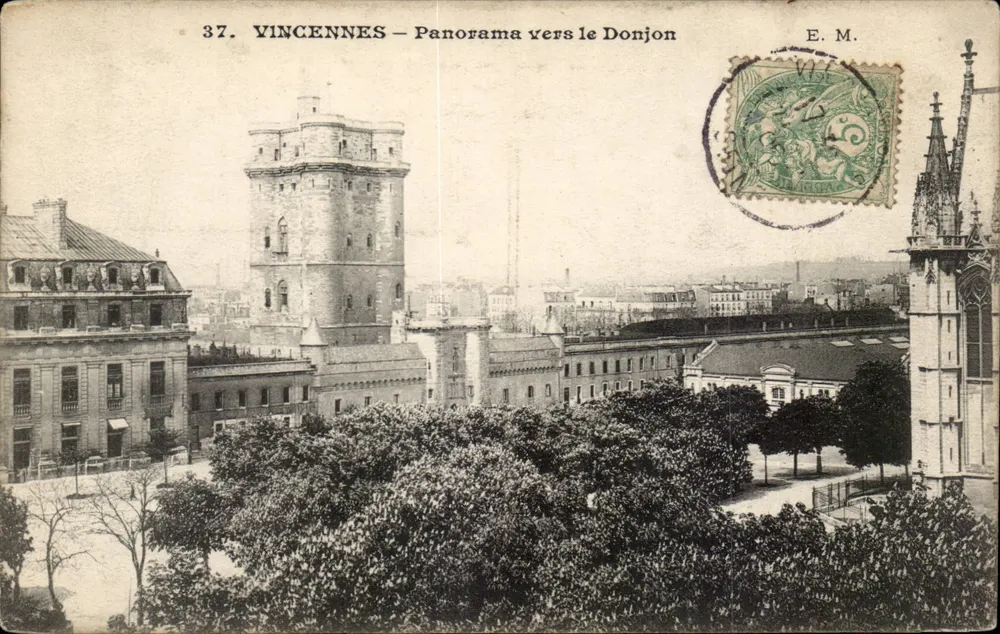 Vincennes — Panorama em direção ao Donjon — E.M. - Frente