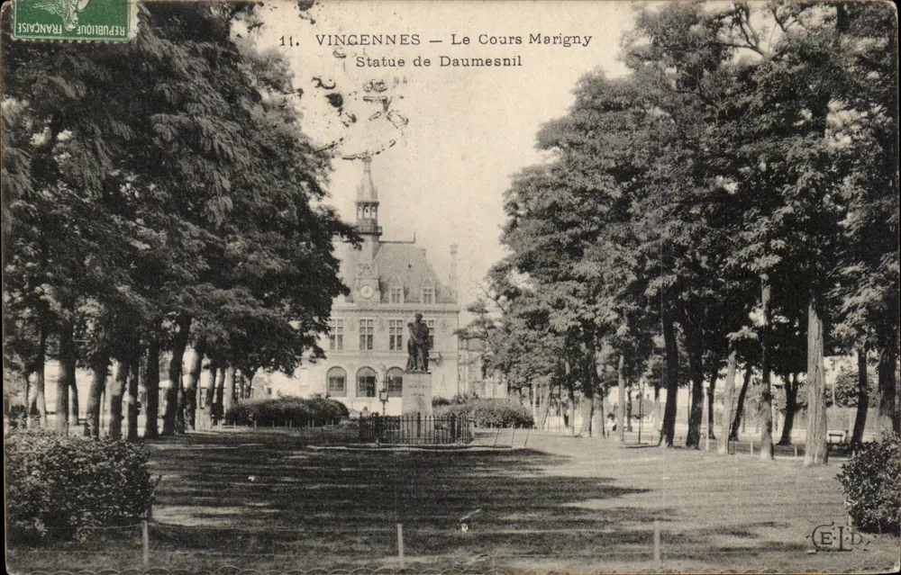Vincennes — O Cours Marigny — Estátua de Daumesnil - Frente