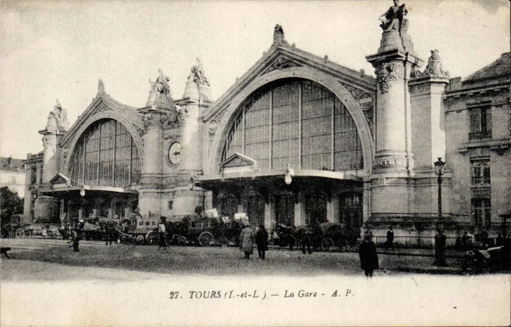 Tours (Indre-et-Loire) — A Estação — A. P. - Frente