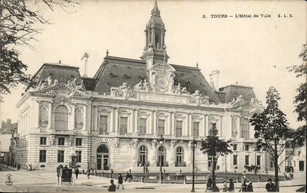 Tours — O Hotel de Ville — C.L.C. - Frente