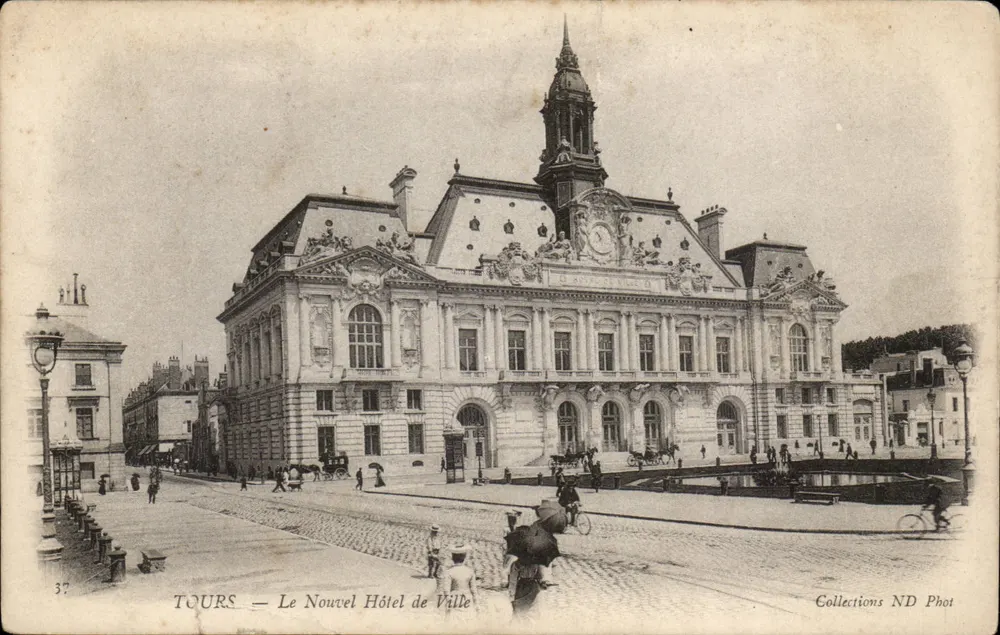 Tours — A Nova Prefeitura — Collections ND Phot - Frente