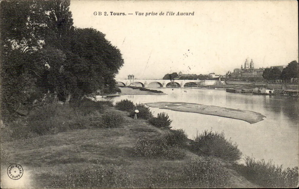 Tours — Blick vom Île Aucard — Grand Bazar Tours - Vorderseite