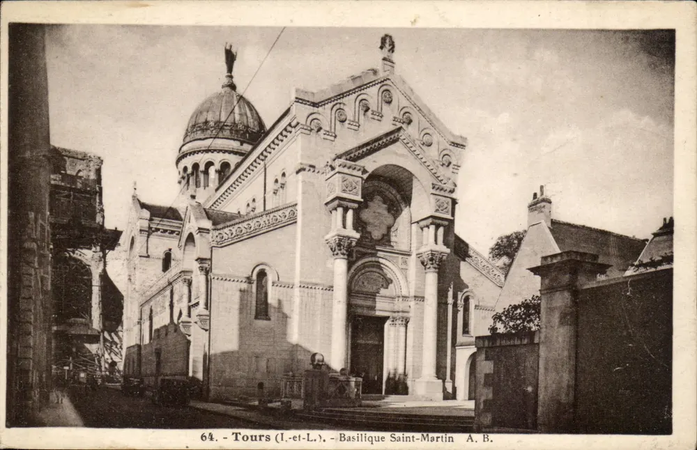 Tours (Indre-et-Loire) — Basílica de São Martinho — A. B. - Frente