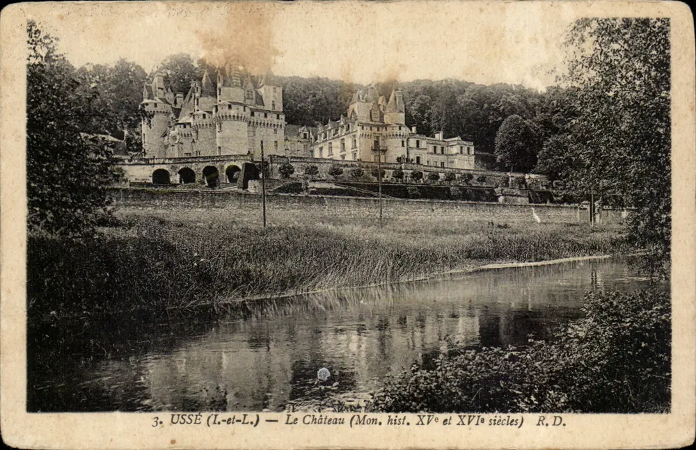 Ussé (Loir-et-Cher) — O Castelo (Monumento Histórico do XV e XVI séculos) — R.D. - Frente