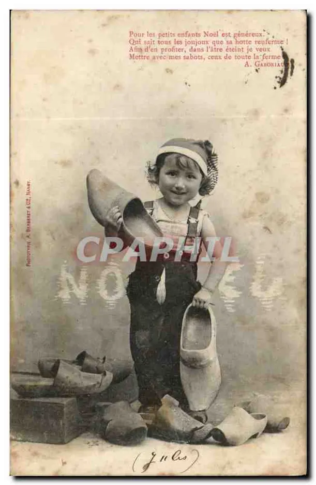 Kind mit Holzsandalen — Weihnachten — Fotograf A. BARBET & Cie, MARC - Vorderseite