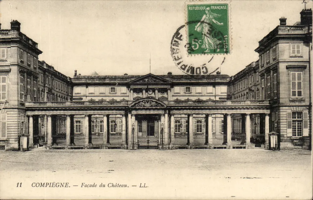 Compiègne — Fachada do Castelo — LL. - Frente