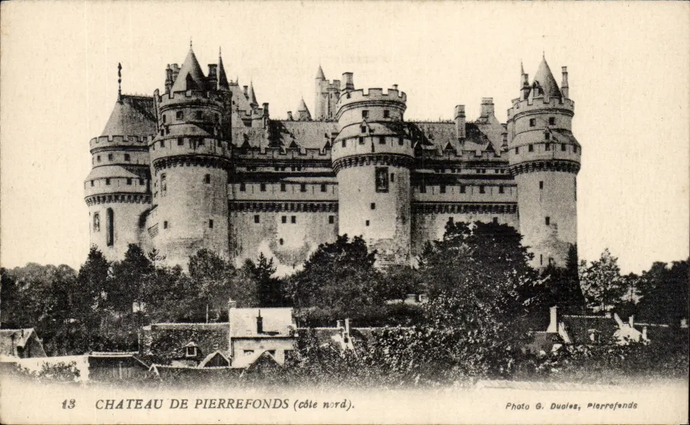 Castelo de Pierrefonds — vista lateral norte — Foto G. Duales, Pierrefonds - Frente