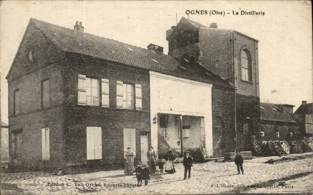 Ognes (Oise) - La Destilería — Edición C. Van Oycke, tienda de ultramarinos-bar - Anverso