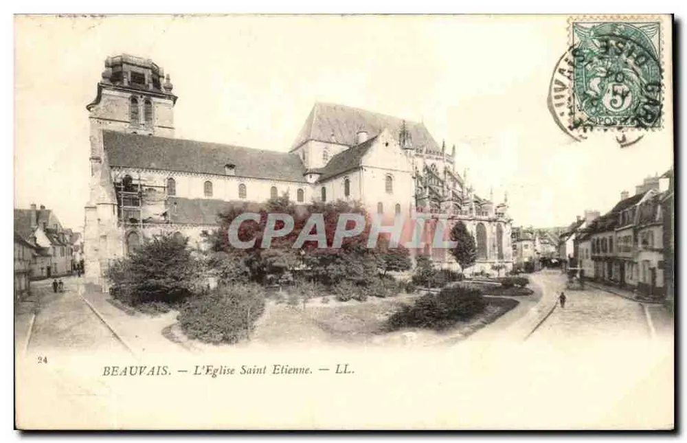Beauvais — A Igreja de São Etienne — LL. - Frente