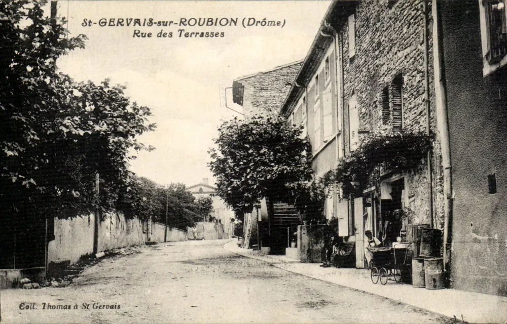 St-GERVAIS-sur-ROUBION (Drôme) — Rue des Terrasses — Coll. Thomas à St Gervais - Vorderseite