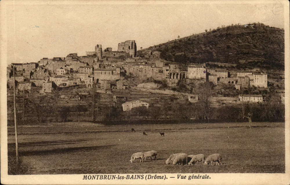 Montbrun-les-Bains (Drôme) — Vista generale — G. Auger, Foto Carpentras - Recto