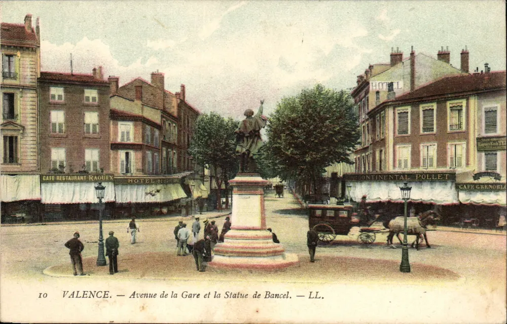 Valence — Avenue de la Gare und die Statue von Bancel — LL. - Vorderseite