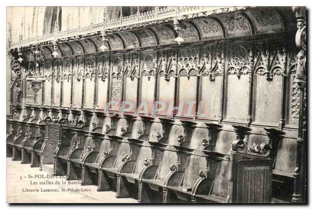 St-Pol-de-Léon — As bancadas da Basílica — Livraria Lazennec - Frente