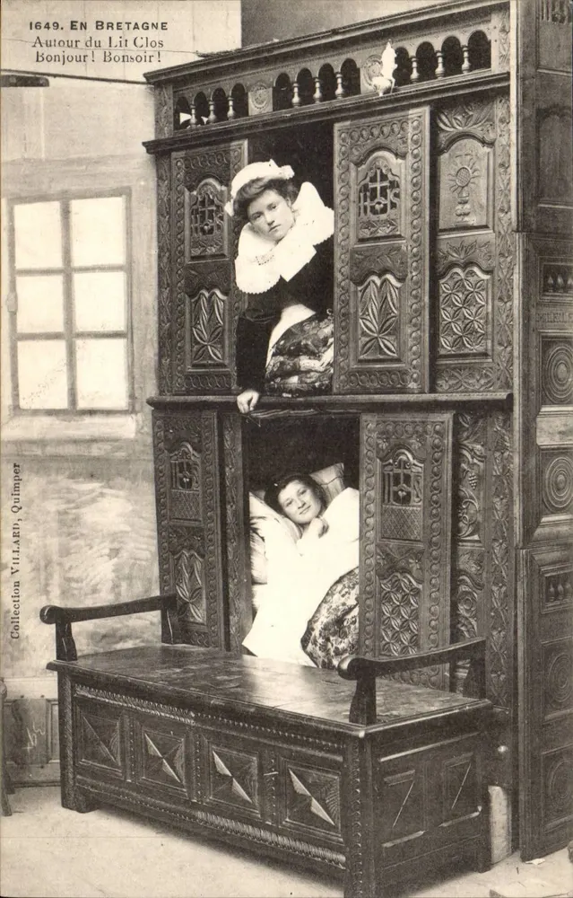 Um das geschlossene Bett — Bretagne — Sammlung VILLARD, Quimper - Vorderseite