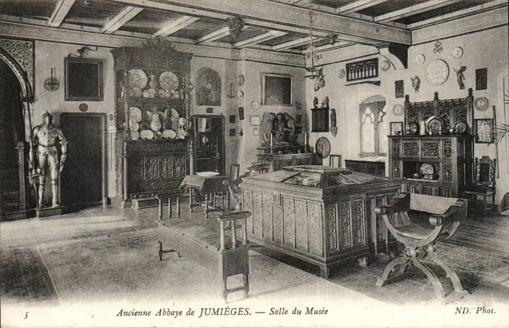 Alte Abtei JUMIÈGES — Museumshalle — ND. Fotografie - Vorderseite