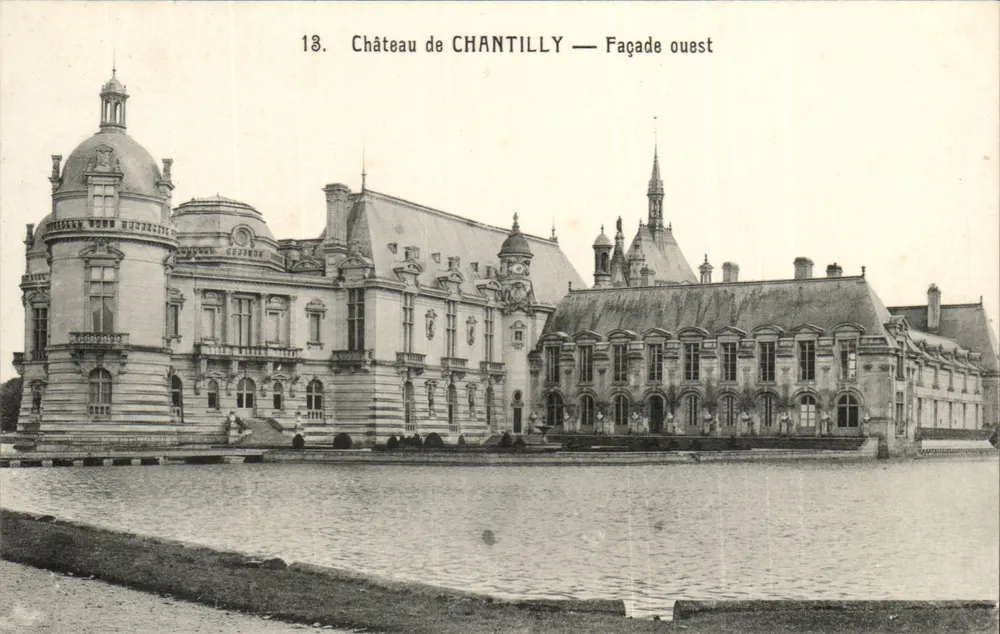 Castelo de CHANTILLY — Fachada oeste — Héliotypie A. Bourdier, Versailles - Frente