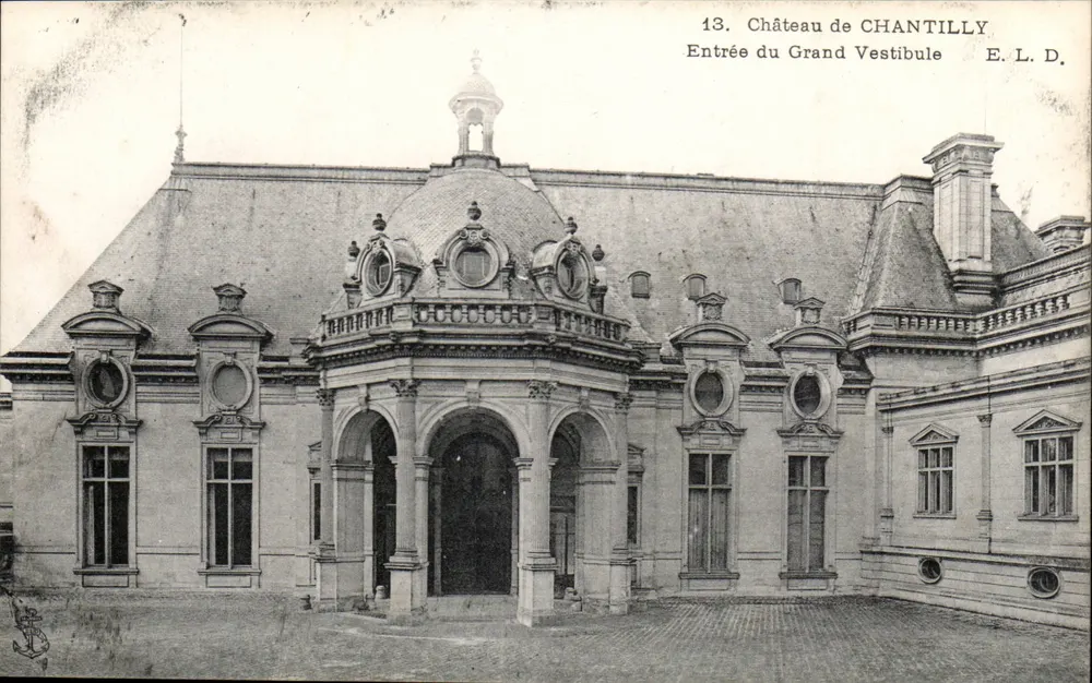 Schloss Chantilly — Eingang zum Großen Vestibül — E. L. D. - Vorderseite