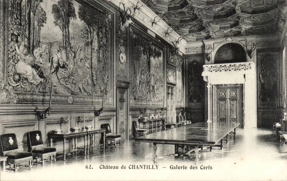 Schloss CHANTILLY — Galerie der Rehe — Héliotypie A. Bourdier, Versailles - Vorderseite