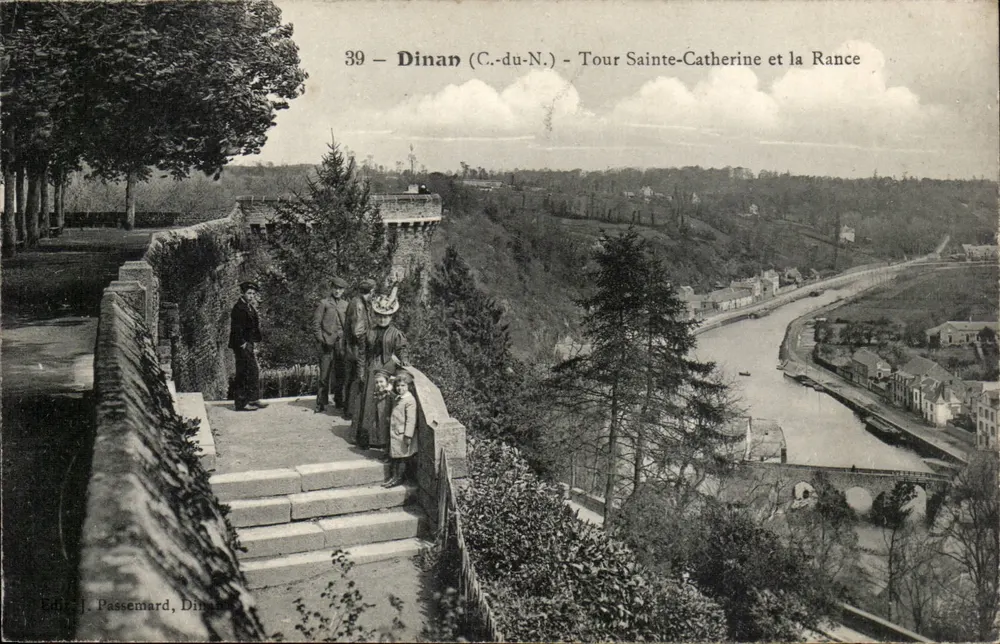 Dinan (C.-du-N.) - Turm Sainte-Catherine und die Rance — Verlag J. Passemard, Dinan, Nr. 39 - Vorderseite