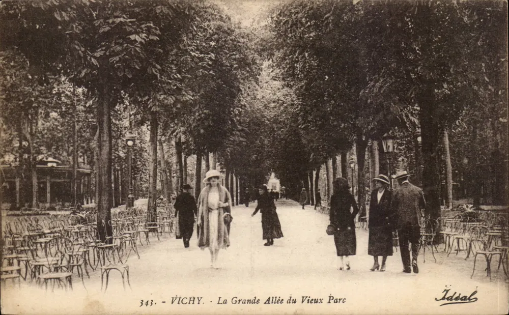 Vichy — Die Große Allee des Alten Parks — Idéal, Nr. 343 - Vorderseite