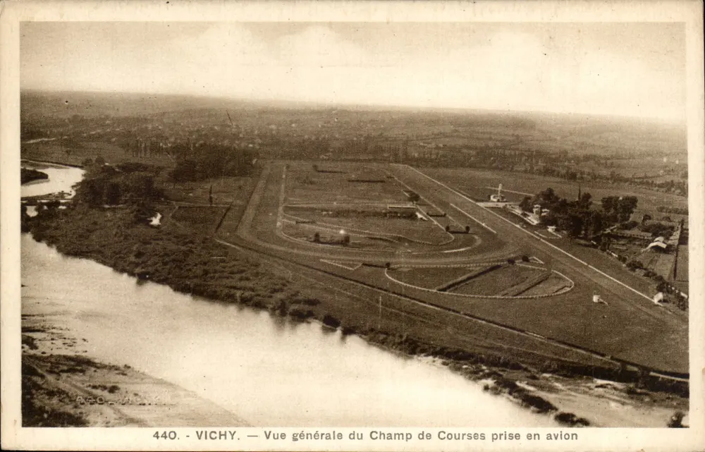 Vichy — Allgemeiner Blick auf den Rennplatz vom Flugzeug aus — n° 440 - Vorderseite