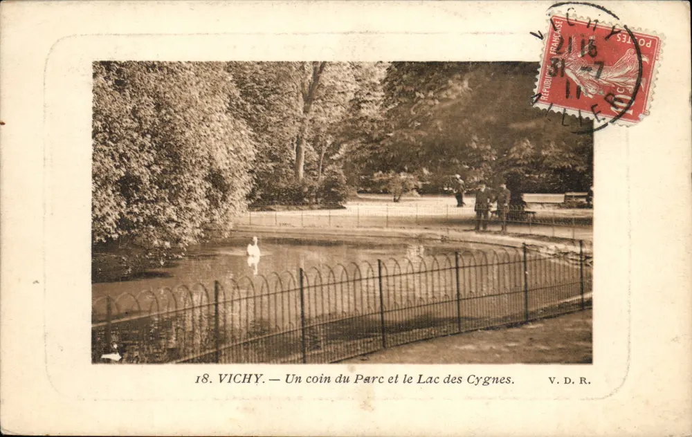 Vichy — Ein Eckbereich des Parks und der See der Schwäne — V.D.R. - Vorderseite