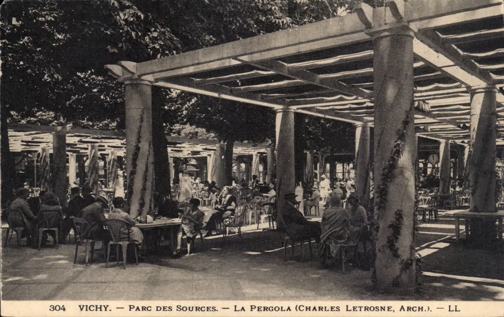 Vichy — Park Źródeł — Pergola (Charles Letrosne, Arch.) - Awers