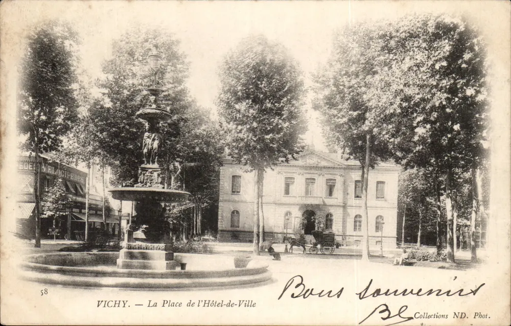 Vichy — Die Place de l'Hôtel-de-Ville — Sammlung ND. Foto Nr. 58 - Vorderseite