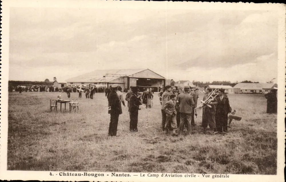 Château-Bougon - Nantes — Das Zivilflugzeuglager - Allgemeine Ansicht - Vorderseite