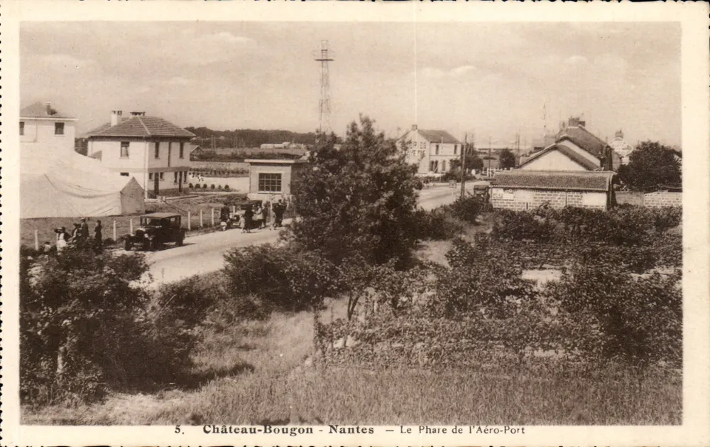 Château-Bougon - Nantes - Der Leuchtturm des Flughafens - Vorderseite