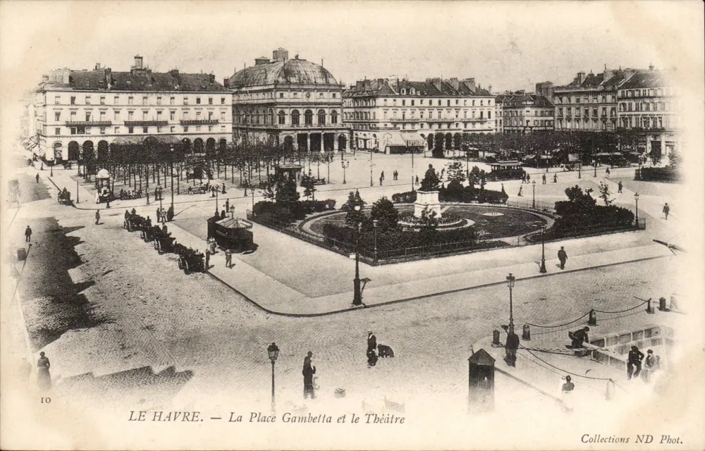 LE HAVRE — Ansicht der Place Gambetta und des Theaters — Collections ND Phot. - Vorderseite